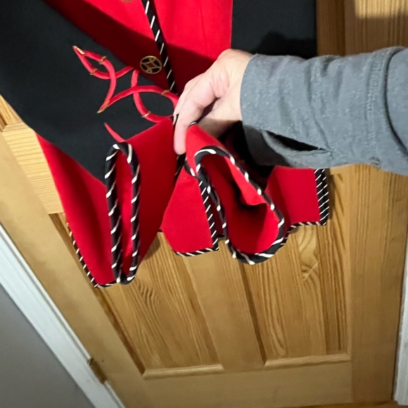 Vintage Red and Black Embroidered Blazer - Picture 5 of 16